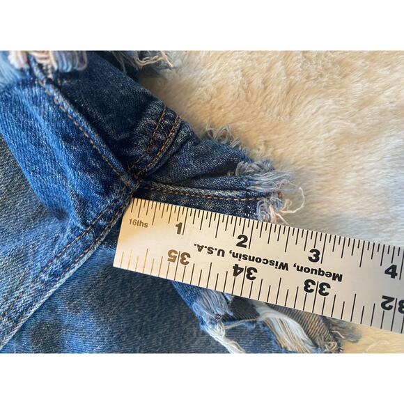NWT AMERICAN EAGLE JEAN SHORTS 2 26 BLUE MOM DENIM RIPPED DISTRESSED FRAYED CHEW - Picture 9 of 9